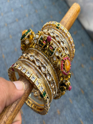 Rajsi Gulbahar Kundan Bangles