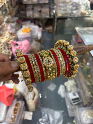 Rajmahal Velvet Kangan Set