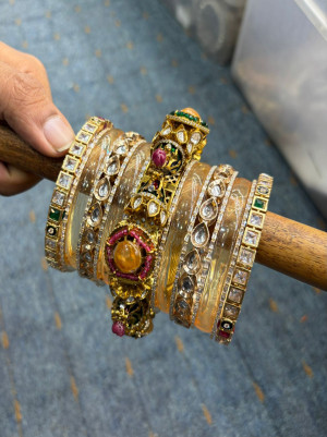 Rajsi Gulbahar Kundan Bangles