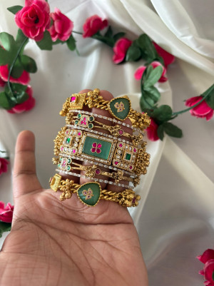 Heritage Swarovski Kundan Bangle Stack (Single Hand)